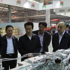 ʡ�֏��������L(zh��ng)�{(di��o)���R�����b����������(f��)�Ϸʮa(ch��n)�I(y��)��Ⱥ�l(f��)չ